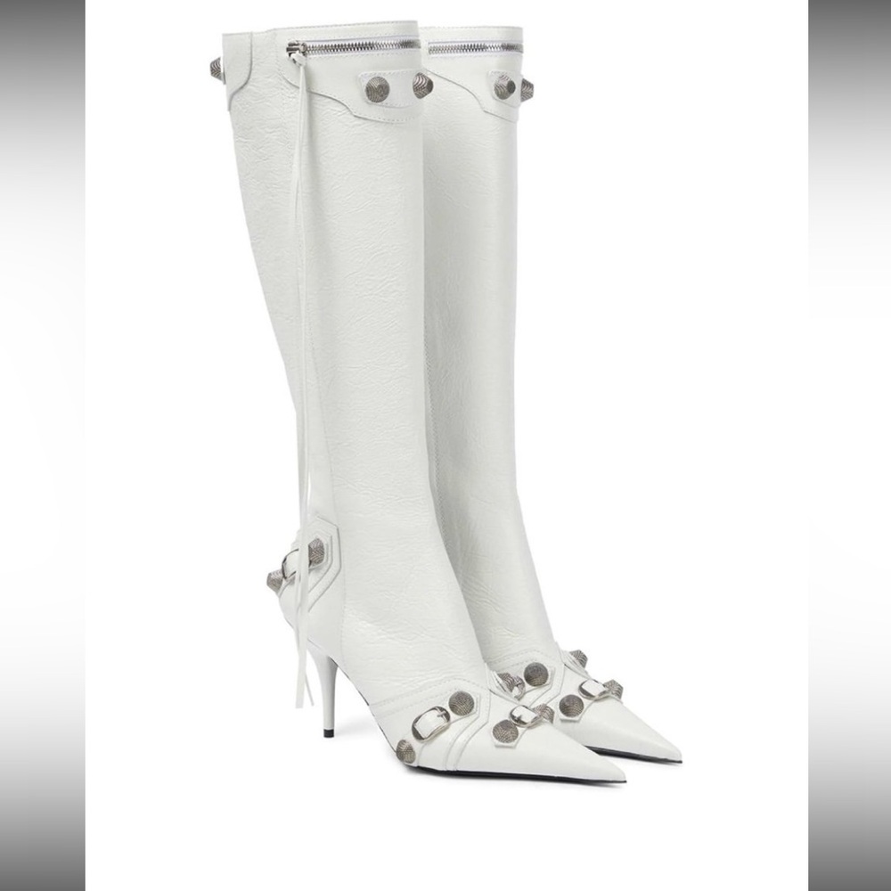 Elegant White Heeled Boots with Metallic Details